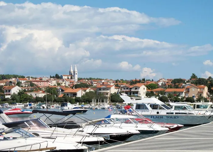 Hilde Red-6 By Interhome *