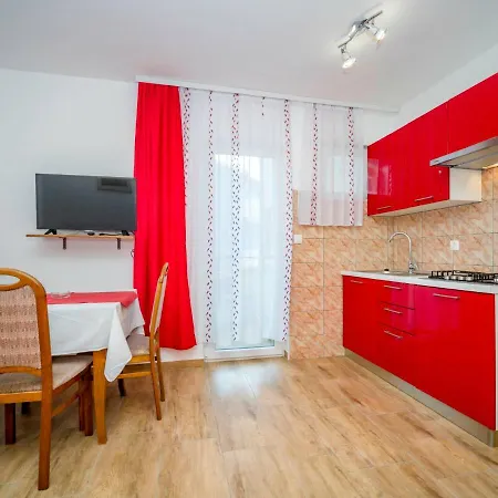 Hilde Red-6 By Interhome Medulin