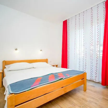 Hilde Red-6 By Interhome * Medulin