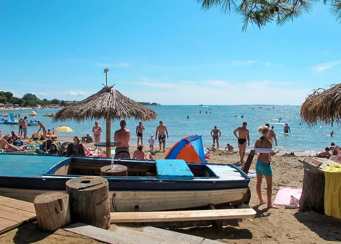 Hilde Red-6 By Interhome 메덜린