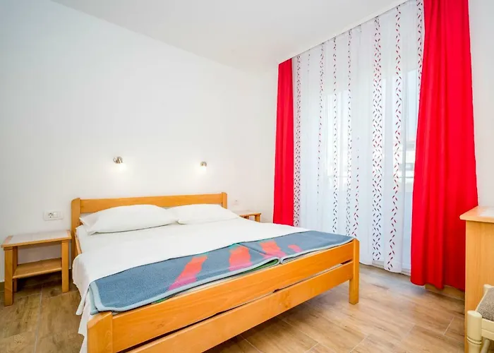 Hilde Red-6 By Interhome * 메덜린